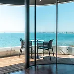 Yacht Hotel
