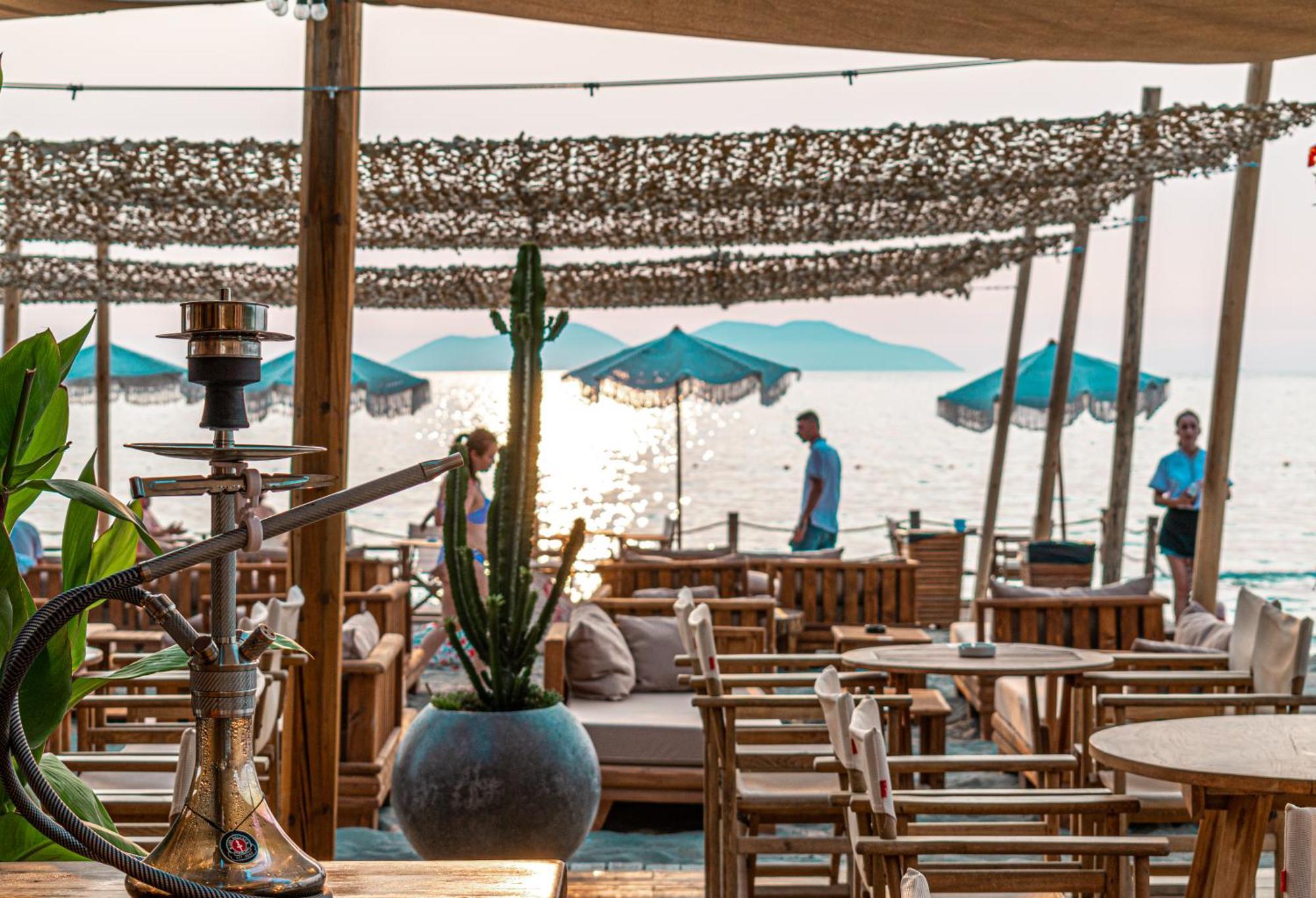 Yacht Hotel Wlora